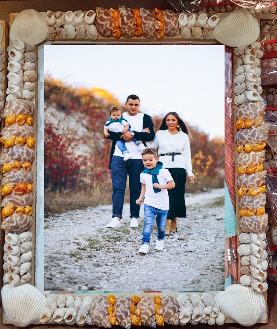 Sea Shell Photo Frame Memorable Day On The Wall Table in Italy