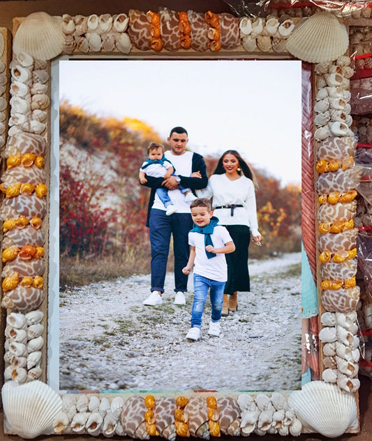 Sea Shell Photo Frame Memorable Day On The Wall Table in Italy